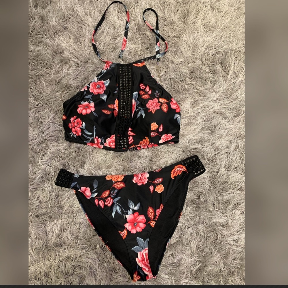 Floral Swimwear 2pcs- Halter bikini sz-1X